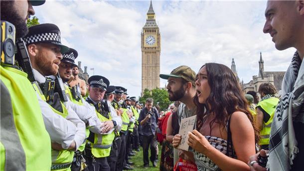 London: Tumulte und Festnahmen bei propalästinensischer Demo Teilweise soll es zu aggressivem Verhalten gegenüber Polizisten gekommen sein.