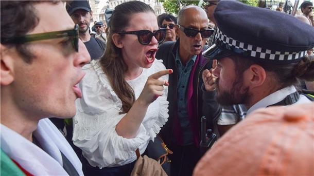 London: Tumulte und Festnahmen bei propalästinensischer Demo Teilweise soll es zu aggressivem Verhalten gegenüber Polizisten gekommen sein.