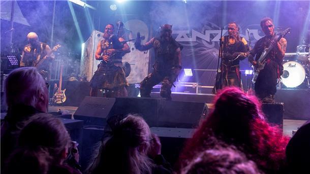 (Mit großer Bildergalerie) Harte Riffs und heiße Stimmung beim Rock House Festival