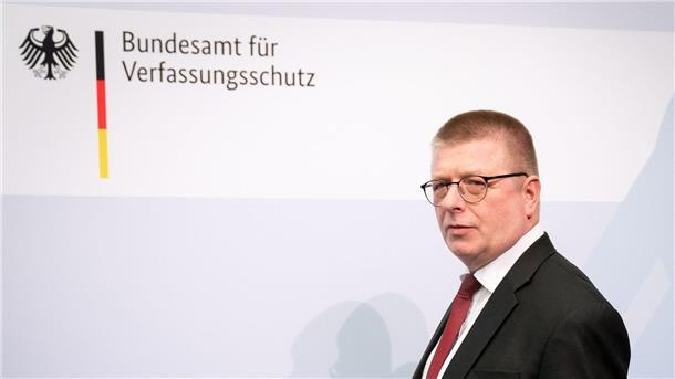 Anastasia-Bewegung bundesweit rechtsextremer Verdachtsfall Thomas Haldenwang ist Präsident vom Bundesamt für Verfassungsschutz.