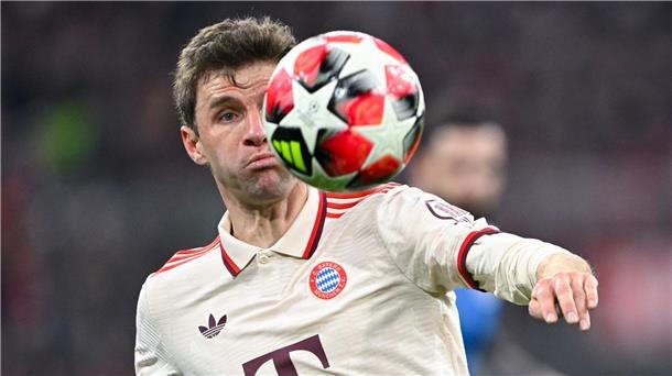 Heikler Bayern-Februar: Kompany droht sein Lehrmeister Pep Thomas Müller köpfte das 1:0 gegen Bratislava.