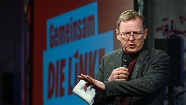 Thüringer Linke will Ramelow als Spitzenkandidaten Thüringens Ministerpräsident Bodo Ramelow spricht zu den Genossen seiner Partei Die Linke.