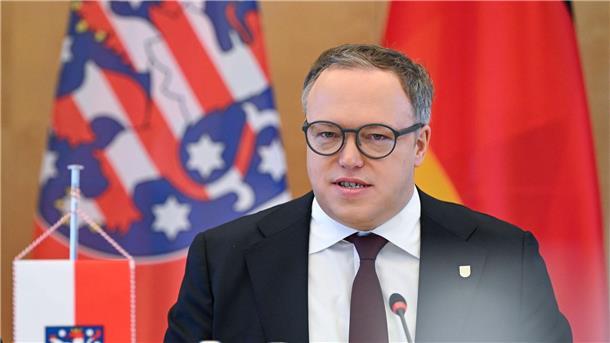 Thüringens Ministerpräsident Mario Voigt erhofft sich vom Treffen mit seinen ostdeutschen Kollegen ein starkes Signal an die Bundespolitik. 