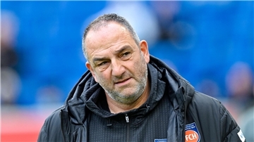 Tief frustriert: Heidenheims Trainer Frank Schmidt nach der Niederlage bei Hoffenheim.