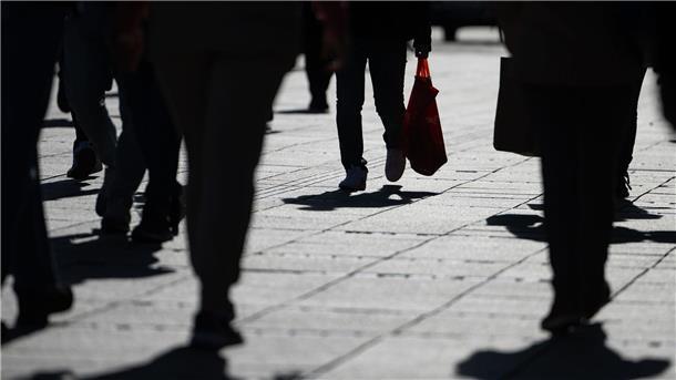 Tiefstand: Geringer war die Kauflust der Menschen in Deutschland zuletzt während der Finanzkrise im Jahr 2008.