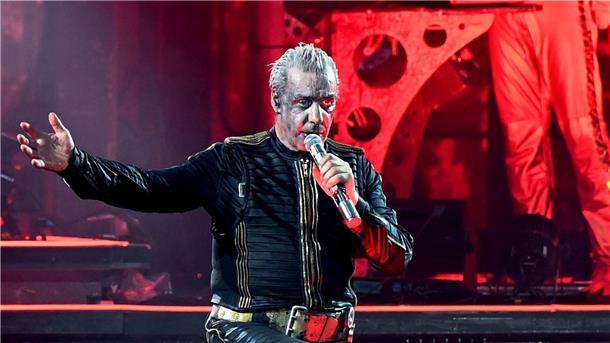 Kiepenheuer & Witsch trennt sich von Till Lindemann Till Lindemann während eines Konzerts.