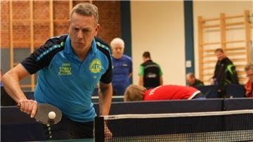 Tim Odrian spielt Tischtennis für den AT Rodenkirchen