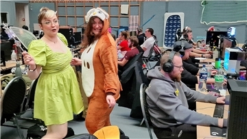 Tinkerbell trifft Eule - bei der LAN-Party ging es nicht nur ums Zocken.