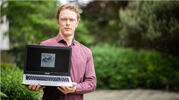 Tobias Noskow (26) belegt aktuell einen Kursus zum Integrationshelfer. Der Bremerhavener nahm am Bürger- und Jugendforum des Bürgerrats Bildung und Lernen teil.