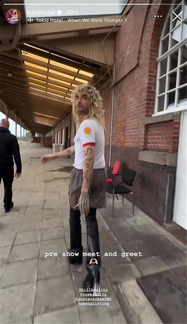 Tokio Hotel ist in Cuxhaven. Dort hat die Band ein "pre show meet and greet".