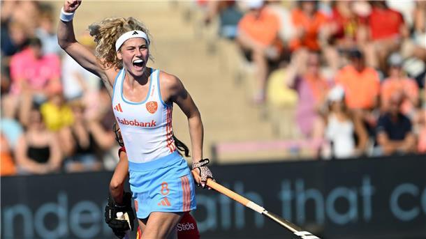Deutschland nach Halbfinale-Krimi im Finale Top-Torjägerin Yibbi Jansen erzielte alle drei Treffer für die Niederlande.