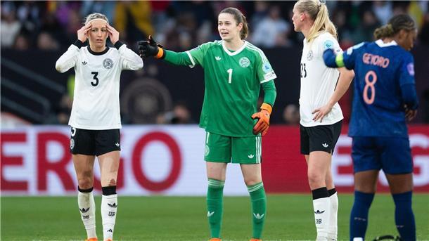 Stina Johannes: höhere Mathematik bei der Nummer 1 Torhüterin Stina Johannes (grünes Trikot): derzeit Nummer 1 im Nationalteam.
