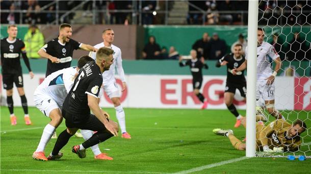 DFB-Pokal: FC St. Pauli gelingt Revanche gegen Hoffenheim Traf früh zur St. Pauli-Führung: Hauke Wahl (M)