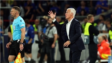 Trainer Didier Deschamps und seine Franzosen treffen am Sonntag auf Deutschland.
