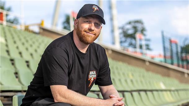 Berlin Thunder unterliegen Paris Musketeers Trainer Johnny Schmuck und die Berlin Thunder verlieren gegen die Paris Musketeers.