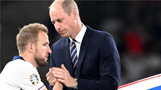 Trost von Prinz William für Englands Kapitän Harry Kane (l.) nach dem verlorene EM-Finale gegen Spanien. 
