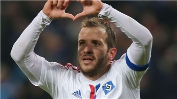 Trotz der Verbundenheit zum HSV traut er dem Bundesliga-Rückkehrer bei den Bayern nicht viel zu. (Archivbild)