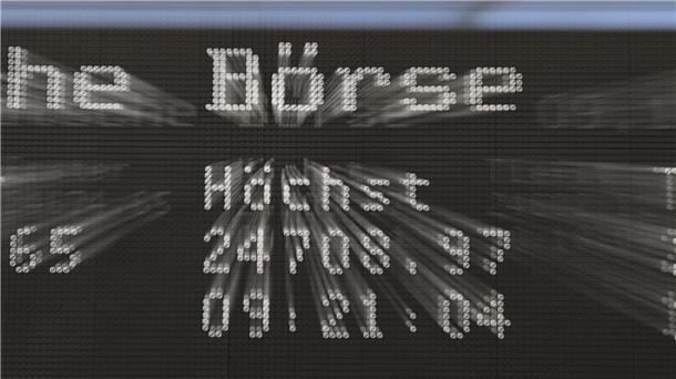 Dax erreicht Rekord Trotz Wirtschaftsflaute erreicht der Dax einen Höchststand.