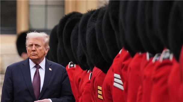 Worte ohne Taten? Trump ließ sich in Großbritannien feiern Trump ist ein Fan der britischen Monarchie.