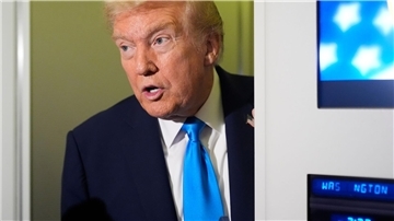 Trump macht Hamas Druck: Tote Geiseln schnell übergeben Trump macht Druck auf die Hamas, weitere tote Geiseln schnell zu übergeben.