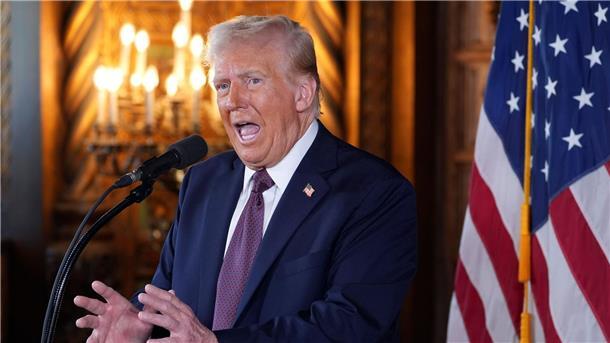 Denkwürdiger Auftritt: Trump kündigt „goldenes Zeitalter“ an Trump verspricht eine weitere Pressekonferenz: „Wir werden dies wieder tun.“