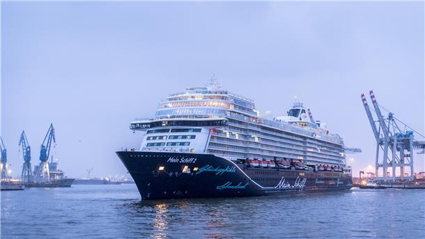 Tui Cruises hat Kreuzfahrten ab Kiel für diesen Monat abgesagt, weil das Bundesland Schleswig-Holstein Reisen verboten hat.