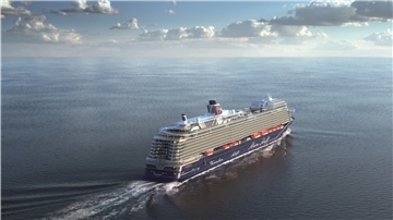 Ein Kreuzfahrtschiff auf dem Wasser.