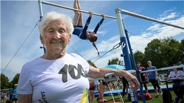 Turnfest mit 98 Jahren. Johanna Quaas‘ Lebensmotto lautet: immer in Bewegung bleiben. (Archivbild)