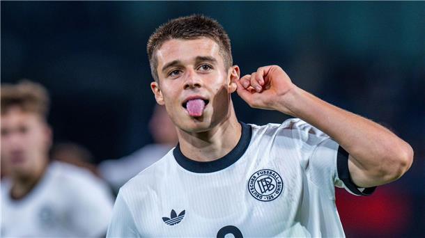 Ex-96-Angreifer Tresoldi: Start in Brügge nicht „so einfach“ U21-Nationalspieler Nicolo Tresoldi jubelt über seinen Treffer zum 3:0 gegen Lettland.