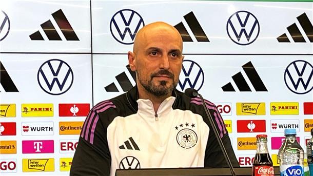 U21-Nationaltrainer Antonio Di Salvo (M) will mit seinem Team zwei Siege einfahren.