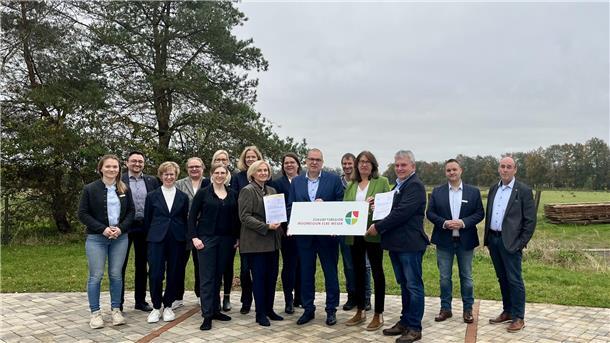 Übergabe von Förderbescheiden