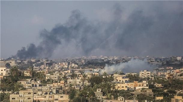 Keine Waffenruhe für Gaza - Netanjahu bleibt entschlossen Über Gaza-Stadt steigt dichter Rauch infolge von israelischen Angriffen auf.