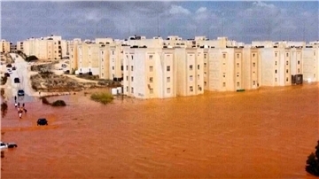Überflutete Straßen im libyschen Marj. Nach heftigen Unwettern befürchtet die Regierung Tausende Tote.
