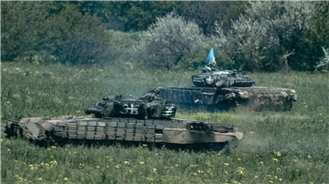 Ukrainische Panzer in der Nähe von Bachmut.