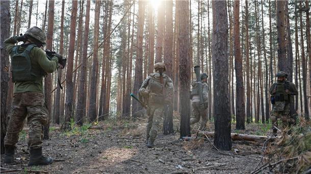 Kiew spricht von Erfolgen bei Offensive Ukrainische Soldaten an der Frontlinie in der Nähe von Kreminna.