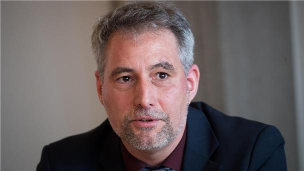 Frachter-Crash: Drei der Opfer stammen aus den Philippinen | Update 43 Ulf Kaspera leitet die Bundesstelle für Seeunfalluntersuchung.