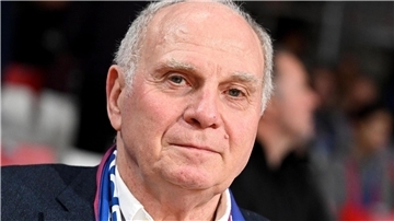 Uli Hoeneß erhielt den Ehrenpreis der DFL.