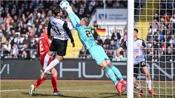 Ulm und Elversberg lieferten sich ein umkämpftes Duell.