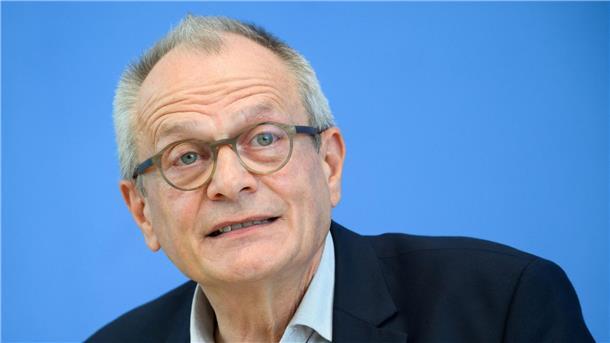 Kindergrundsicherung kostet laut Diakonie weit mehr Geld Ulrich Lilie, Präsident der Diakonie Deutschland, rückt in der Diskussion um die Kindergrundsicherung die mittel- und langfristigen Belastungen in den Fokus.