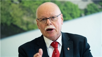 Ulrich Mäurer (SPD), Innensenator von Bremen, bei einer Pressekonferenz.