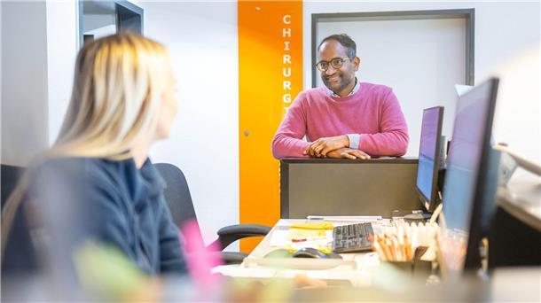 Vom Herzchirurg zum Landarzt Umes Arunagirinathan hat in Lübeck Medizin studiert.