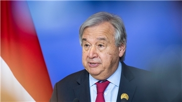UN-Generalsekretär António Guterres: „Die Welt brennt und ertrinkt vor unseren Augen.“