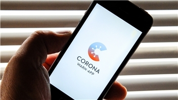 Unbedenklich oder der „feuchte Traum eines jeden Geheimdienstes“? Die Meinungen zur Corona-Warn-App gehen auseinander.
