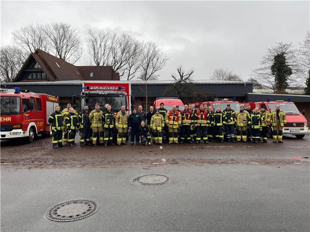 Unermüdlicher Einsatz: Die Kreisfeuerwehrbereitschaft Süd ist bis Mittwoch in Li...