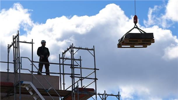 Wohnungsbau: Regierung verfehlt Bauziel „krachend“ Ungeachtet der Inflation hat die Regierung das Ziel von 400.000 neuen Wohnungen im Jahr, darunter 100.000 Sozialwohnungen, ausgegeben.