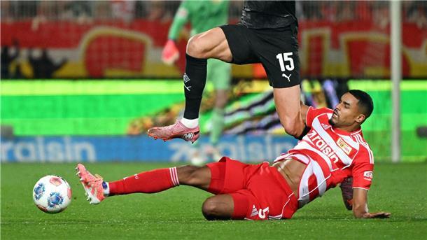 Gladbach-Trainer Polanski: „Ernüchternder Abend“ Unions Danilho Doekhi (r) traf doppelt in Halbzeit eins.