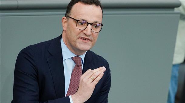 Rückkehr zur Wehrpflicht? Union für Vorbereitungen Unionsfraktionschef Spahn setzt auf frühzeitige Vorbereitungen, falls eine Wehrpflicht doch noch nötig wird.