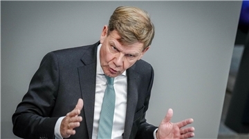 Uns allen müsse klar sein, dass der EU-Militäreinsatz im Roten Meer sehr gefährlich sei, so Johann Wadephul (CDU).