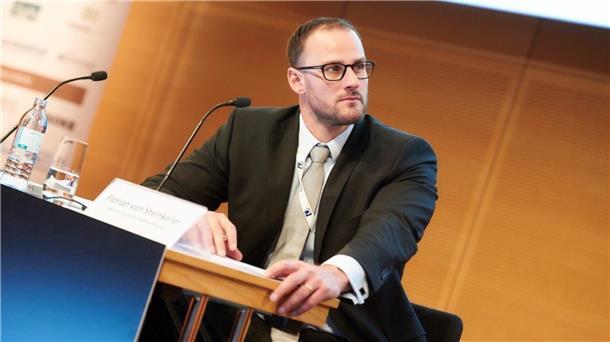 „Unser klares Ziel ist es, die Zukunft der Standorte in Nordenham zu sichern und im internationalen Wettbewerb zu stärken“, macht Florian von Steinkeller, Geschäftsführer des Standortes Nordenham, in einer aktuellen Mitteilung des Unternehmens deutlich.
