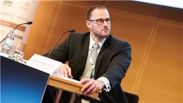 „Unser klares Ziel ist es, die Zukunft der Standorte in Nordenham zu sichern und im internationalen Wettbewerb zu stärken“, macht Florian von Steinkeller, Geschäftsführer des Standortes Nordenham, in einer aktuellen Mitteilung des Unternehmens deutlich.